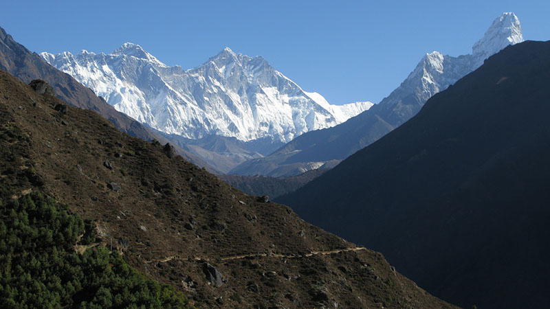glimpse of Everest trek