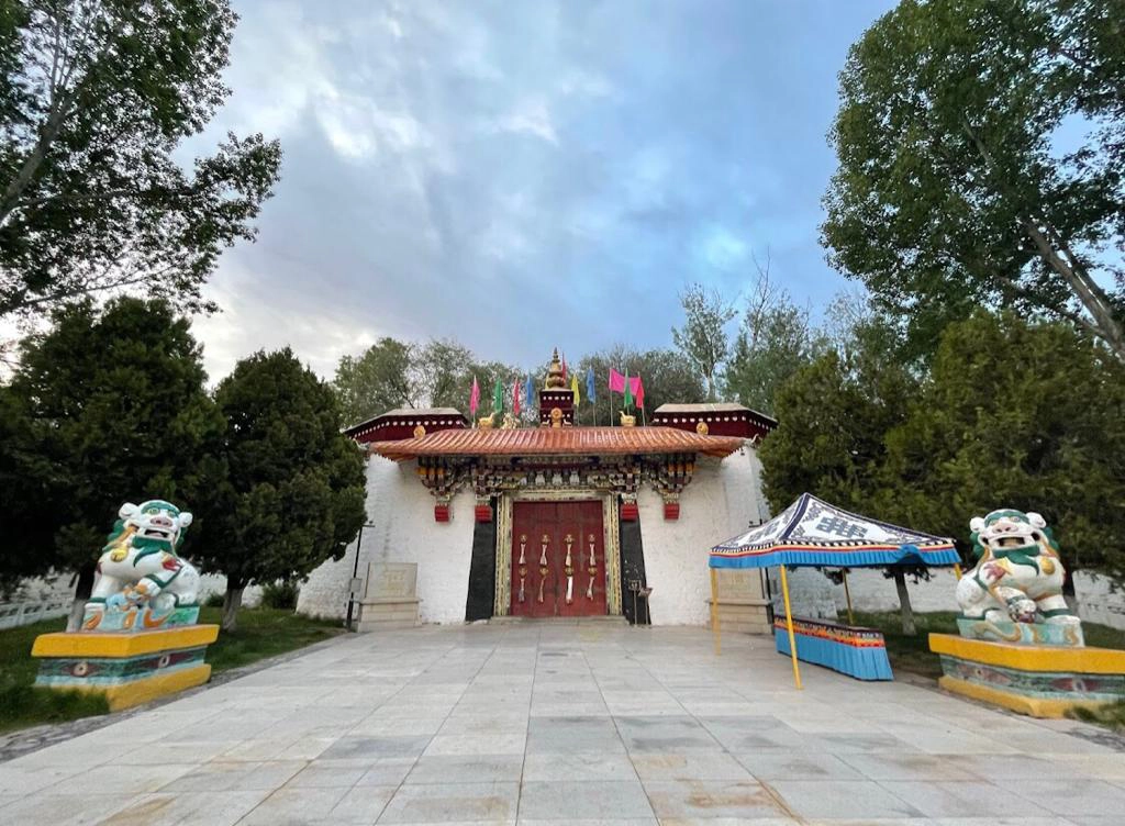 Norbulingka Summer Palace